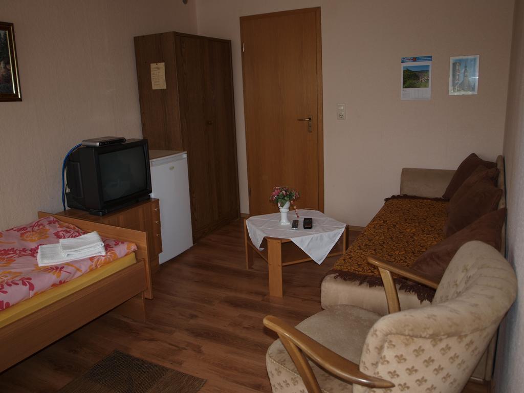 Die Frohliche Einkehr Pension Siebenlehn Zimmer foto